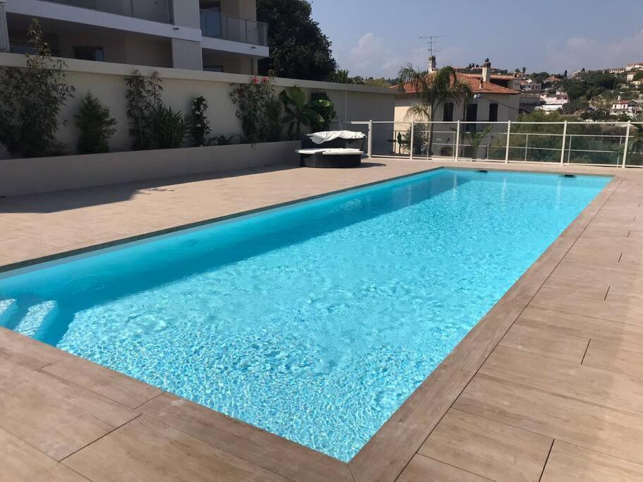 Blue Pearl 102 Apartment Nisa Exterior foto